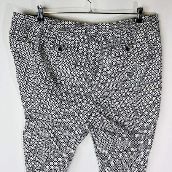 Talbots Womans Pants Patterned 22WP The Weekend Chino Blue White Geo Pattern - Picture 7 of 8